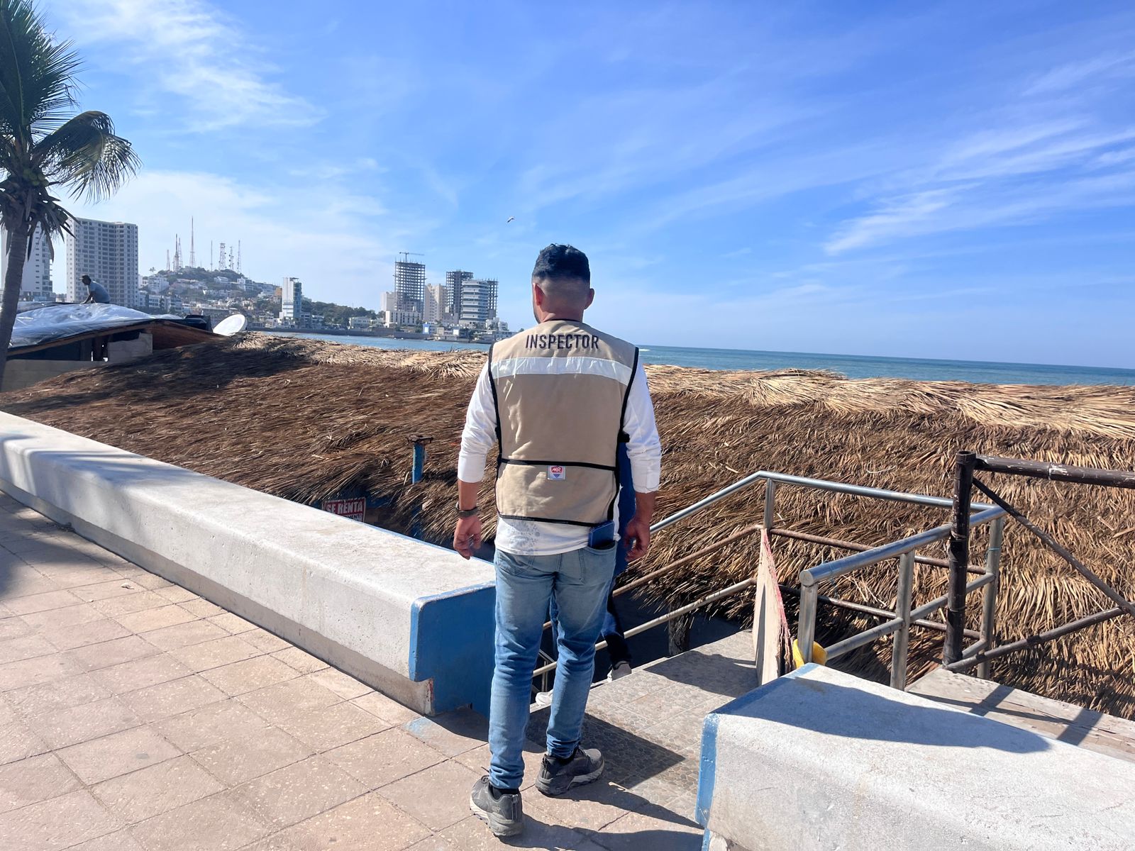 Lee más sobre el artículo Verifica Municipio Accesos de Playa en el Malecón