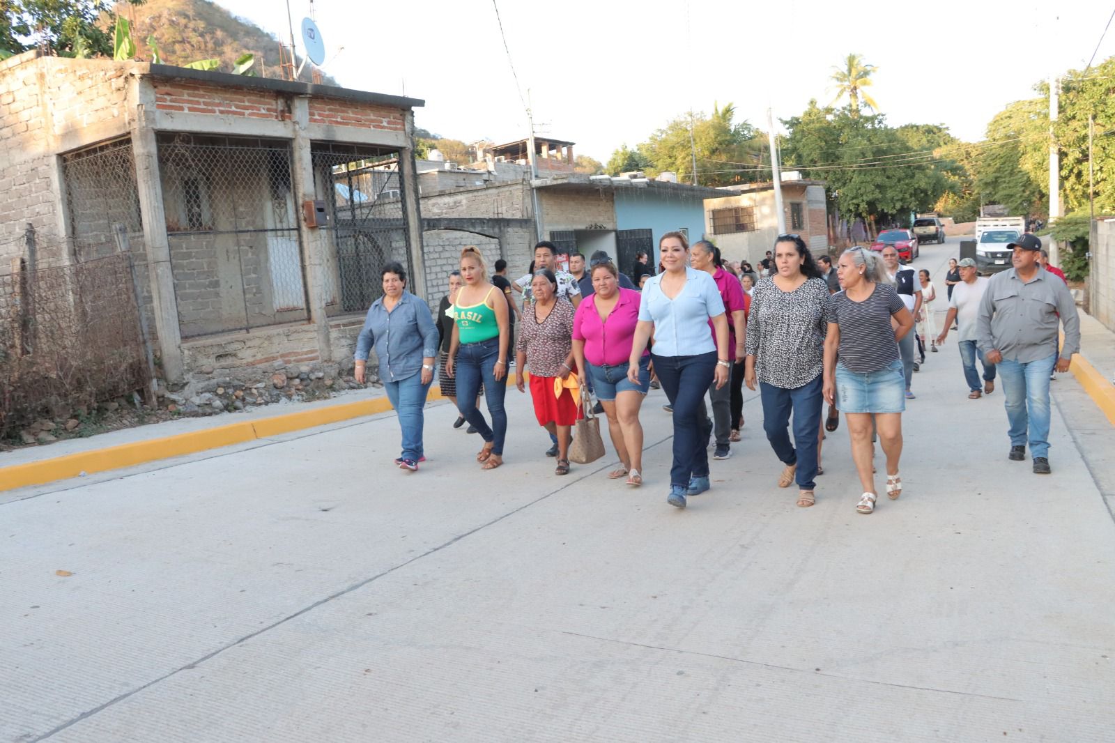 Lee más sobre el artículo Claudia Valdez Inauguró el Pavimentación en la Luis Dolando Colosio