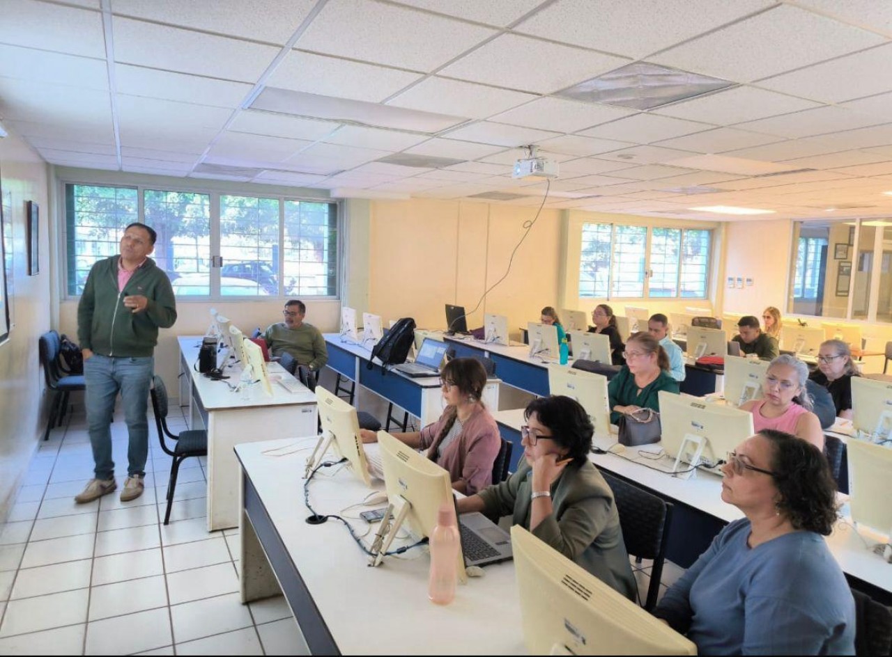 Lee más sobre el artículo Capacitan a Maestros de la UAS para Fortalecer el Bachillerato