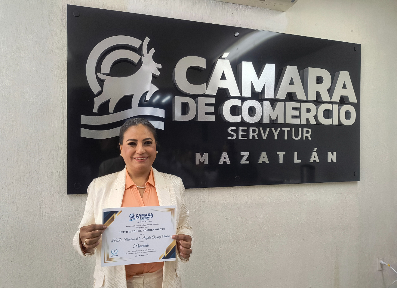 Lee más sobre el artículo Comerciantes ratifican a Francisca Cázarez Oliveros como su Presidenta para el Período 2026 – 2027