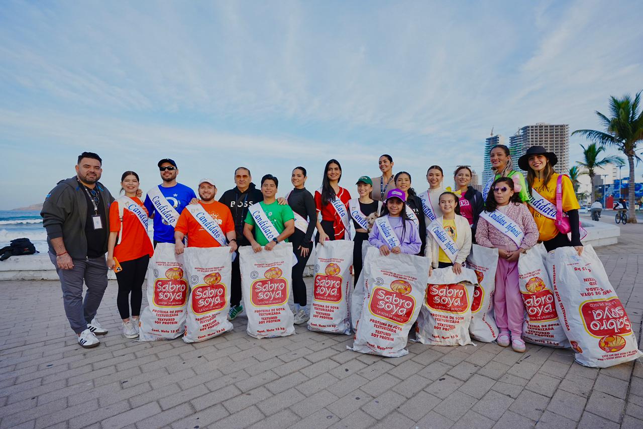 Lee más sobre el artículo Candidatos del Carnaval limpian las playas esta mañana