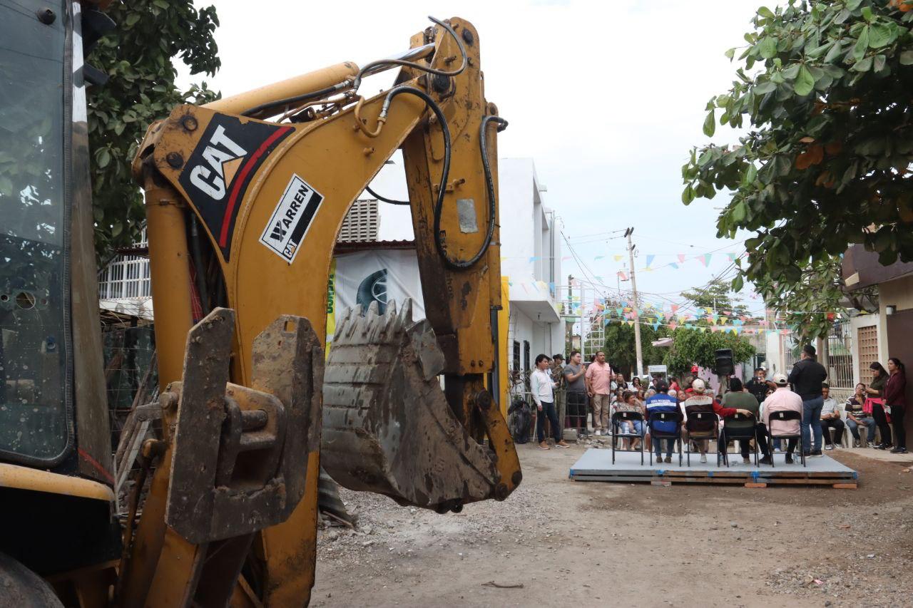 Lee más sobre el artículo Van a Pavimentar la Calle Primera de la Colonia Lico Velarde