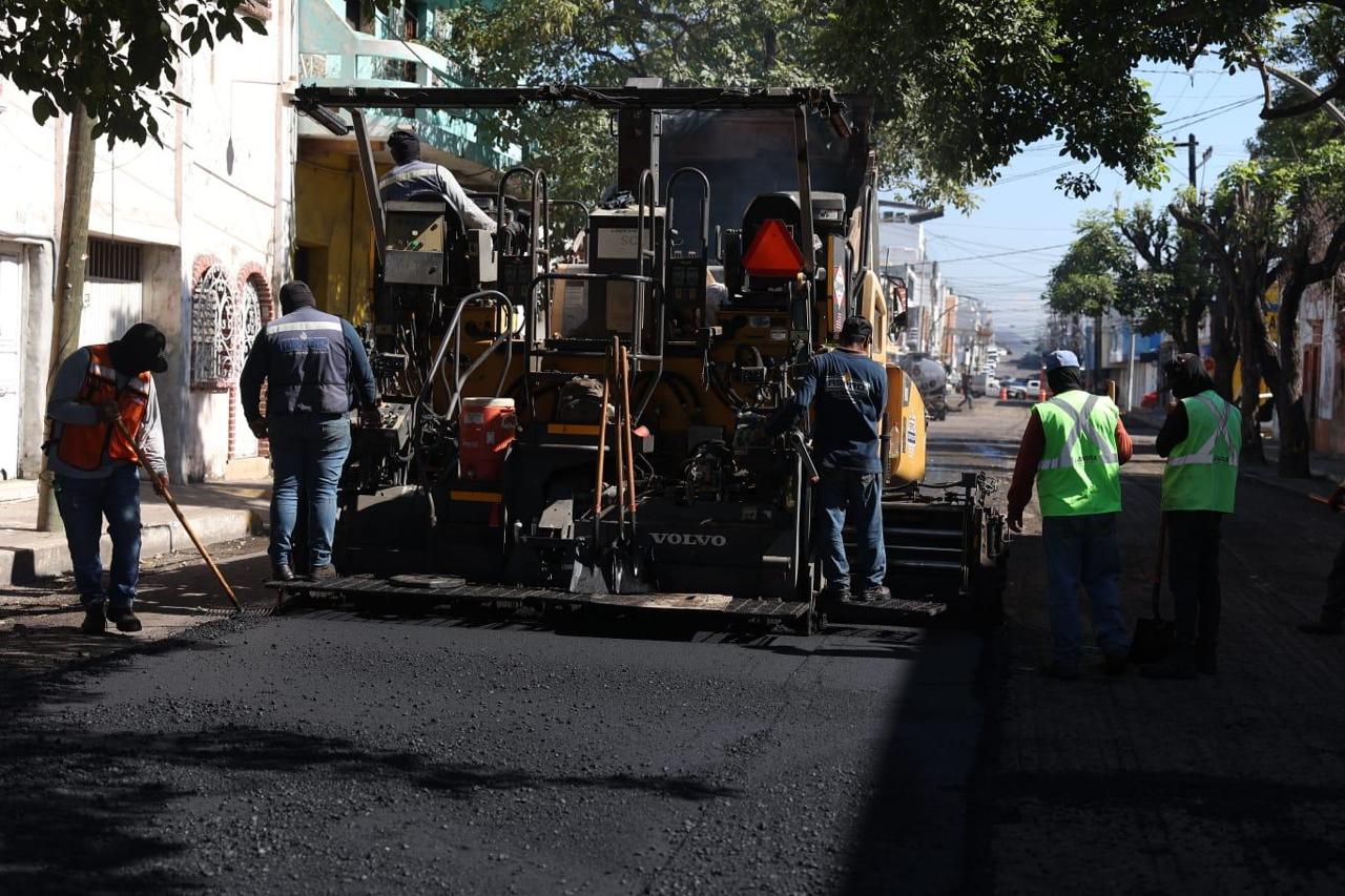 Lee más sobre el artículo Aceleran Trabajos de Reencarpetado y Bacheo en Mazatlán
