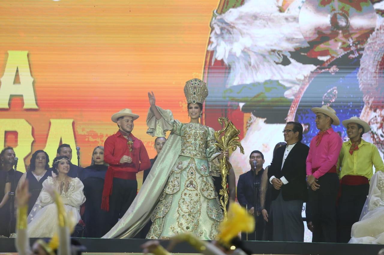 Lee más sobre el artículo ¡Mazatlán corona a Mariana I, Reina de los Juegos Florales del Carnaval Internacional 2026!