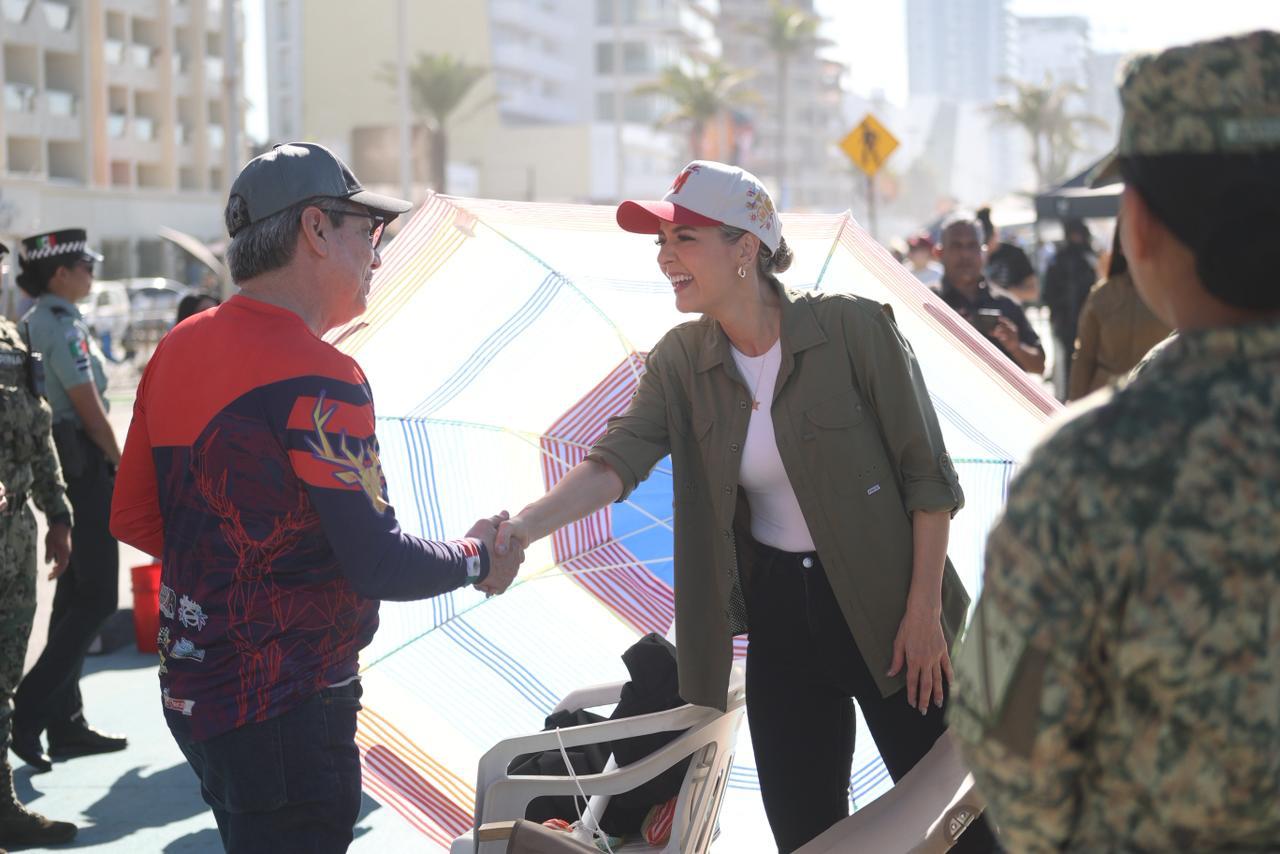 Lee más sobre el artículo Estrella Palacios Supervisa Preparativos en el Malecón Previo al Primer Desfile