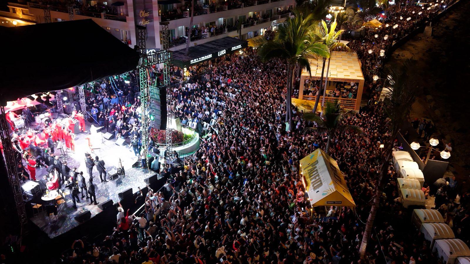 Lee más sobre el artículo Más de 75 mil Personas Fueron Ayer al Estadio y Olas Altas