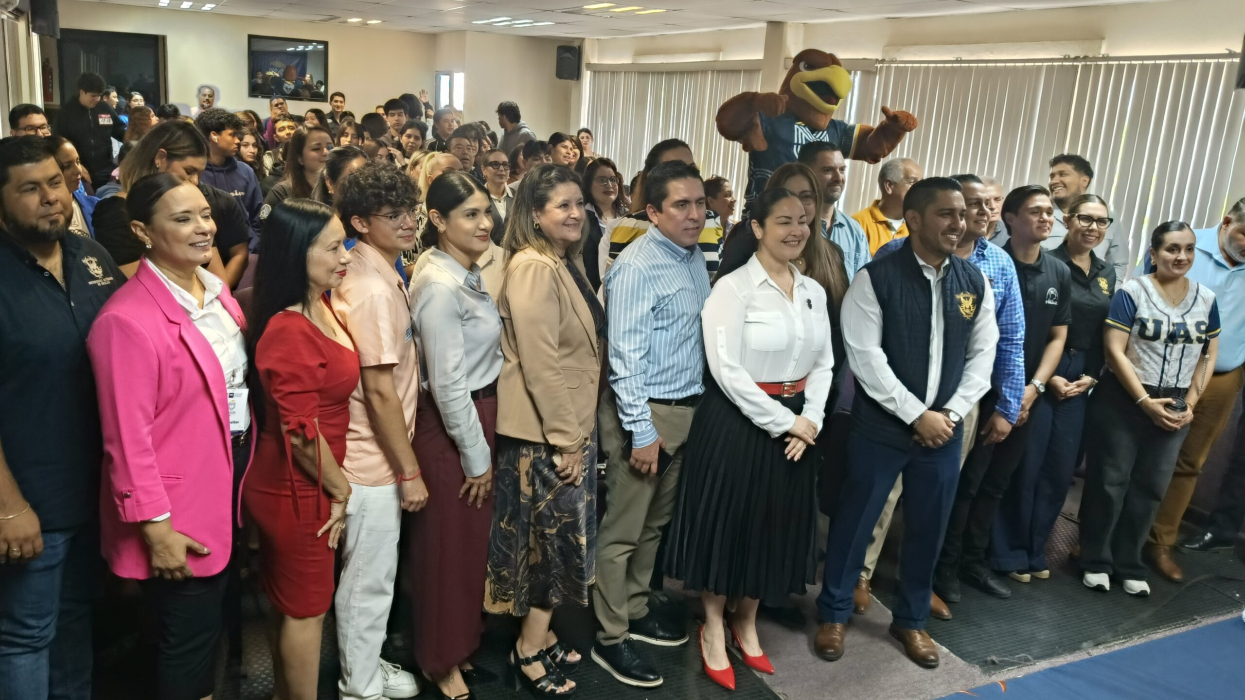 Lee más sobre el artículo La UAS Abre sus Puertas a Miles de Sinaloenses que Buscan Carrera Profesional