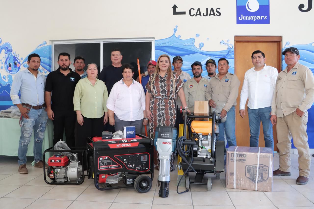 Lee más sobre el artículo Gobierno de Rosario Fortalece a la Jumapars con Equipo y Uniformes