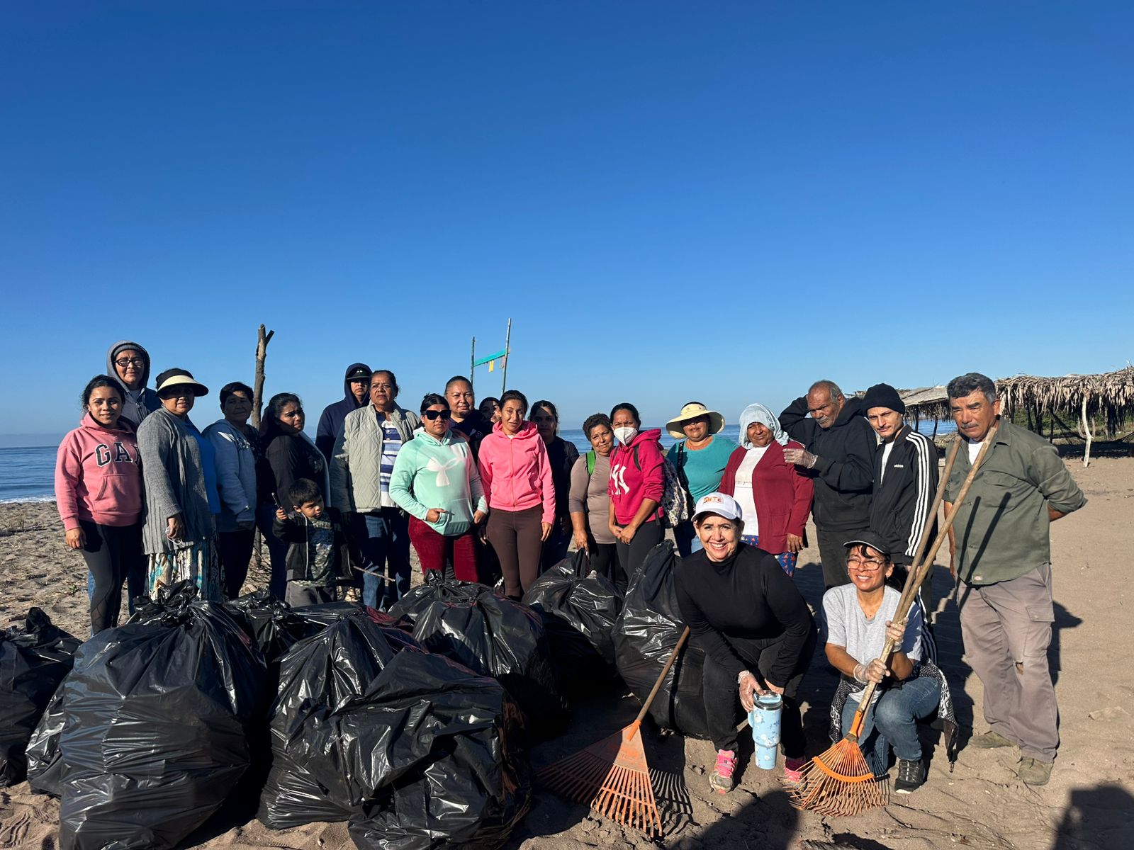 Lee más sobre el artículo Limpian Playas de Chametla