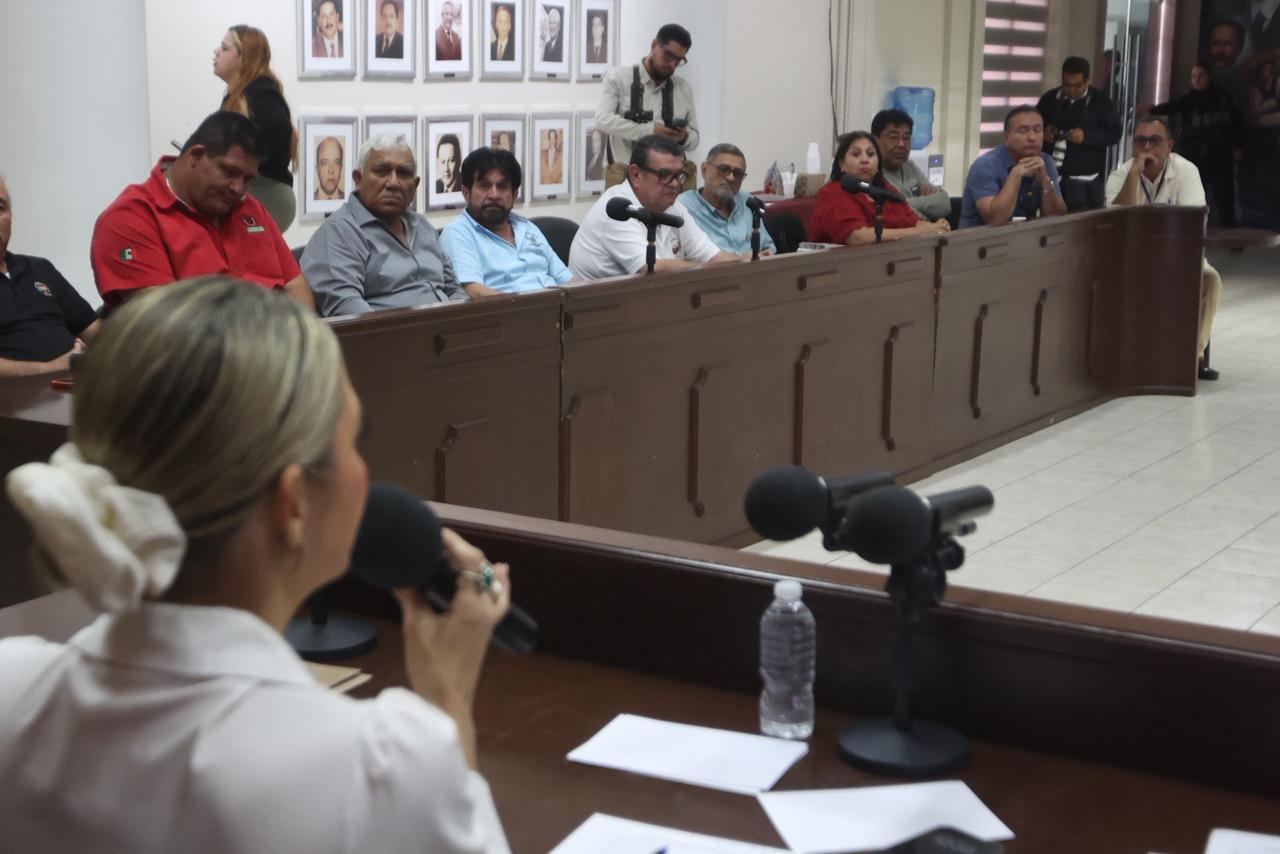 Lee más sobre el artículo Se Reúnen Transportistas de Mazatlán con Estrella Palacios