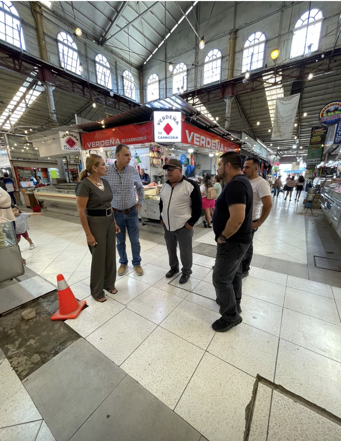 Lee más sobre el artículo Regidora My-Lai Quintero supervisa avances y orden en obras de Mercado Pino Suárez