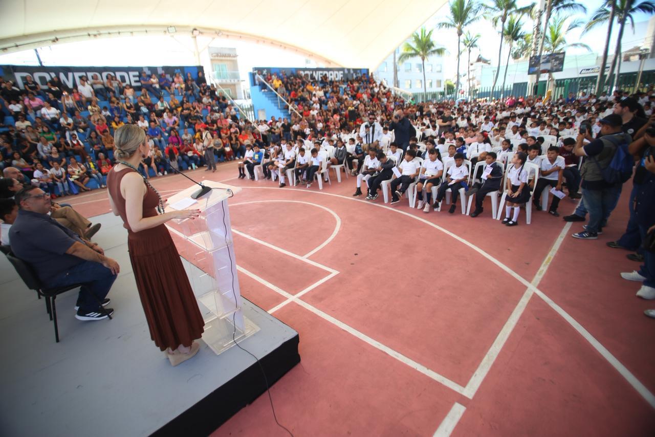Lee más sobre el artículo 800 Niños y Niñas Recibieron su Beca PROBEC