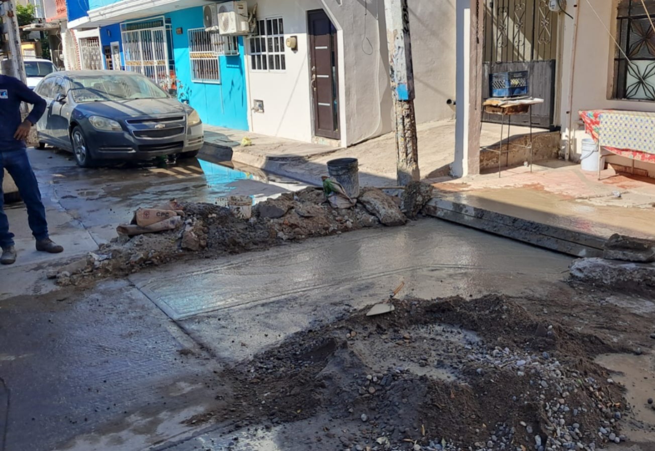 Trabajan Duro en Jumapam Contra los Baches