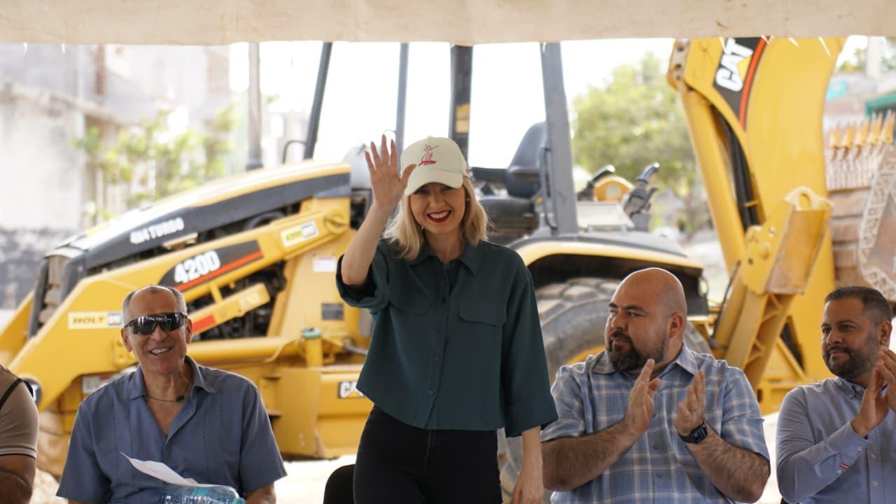 Lee más sobre el artículo Encabeza Estrella Palacios Banderazo para Obras de pavimentación por 7.9 Millones de Pesos