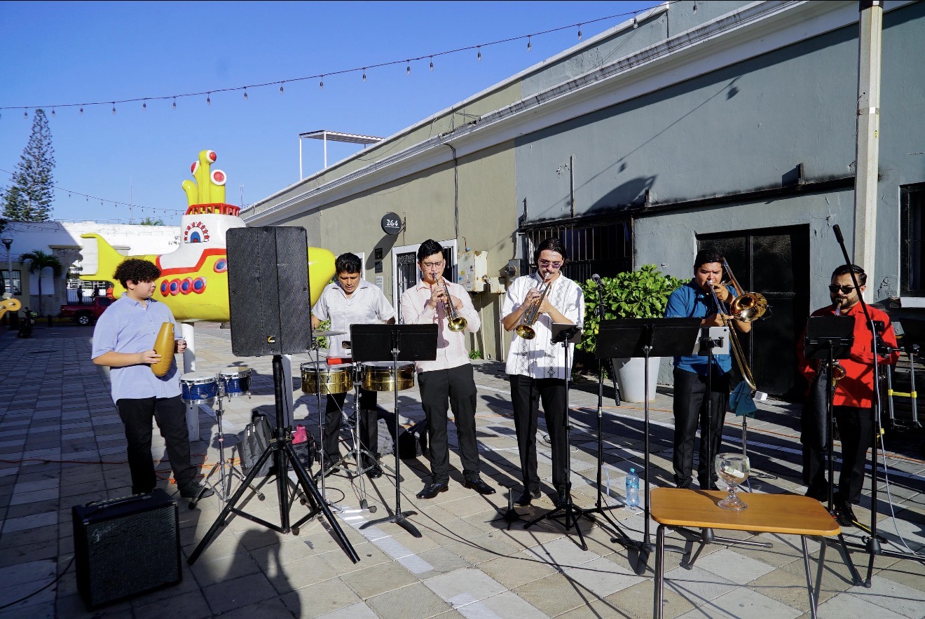 Lee más sobre el artículo Danzonera y Dulce Danzón celebran tres años de tradición, música y comunidad en Artwalk
