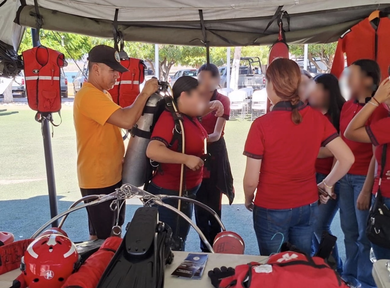 Lee más sobre el artículo La Cuarta Región Naval da a conocer el quehacer institucional a jóvenes de Bachillerato en Mazatlán
