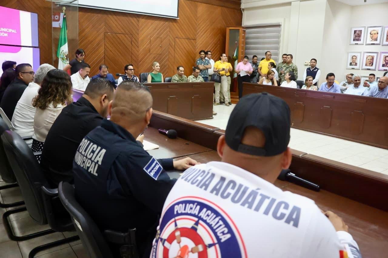 Lee más sobre el artículo Se Preparan en Mazatlán ante la Llegada de las Lluvias y Posibles Huracanes
