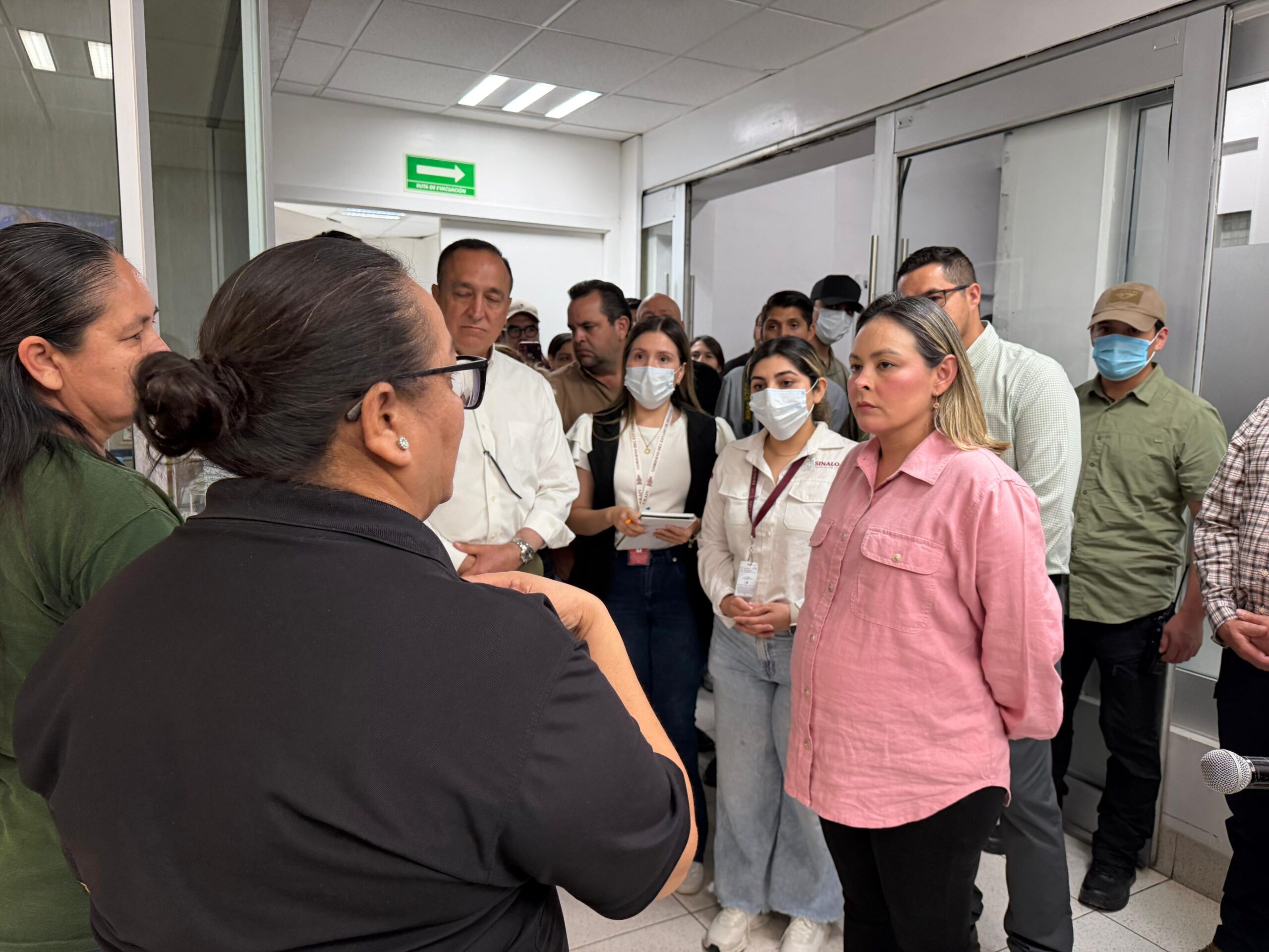 Lee más sobre el artículo La Gobernadora Yeraldine Visitó a Familiares de Víctimas de incendio en Los Mochis