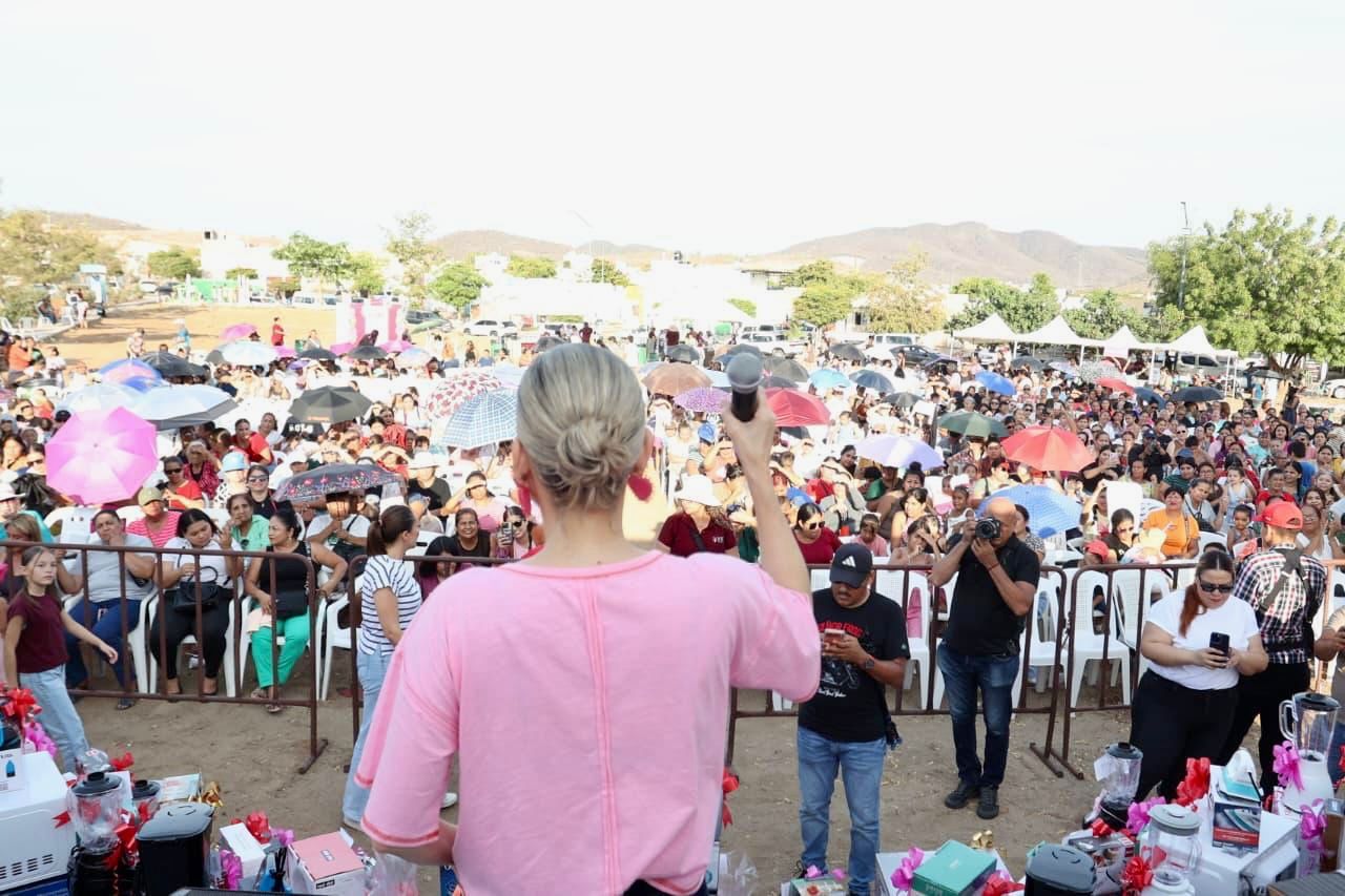 Lee más sobre el artículo Multitudinario Festejo de Día de las Madres en Pradera Dorada