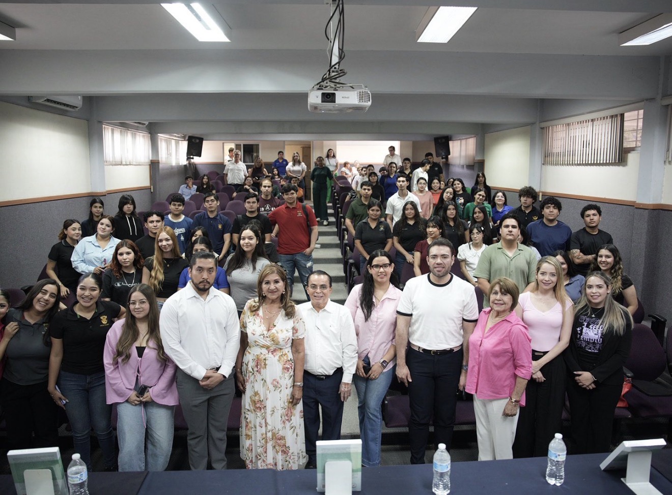 Lee más sobre el artículo Diputada Tere Guerra exhorta a estudiantes a formarse con compromiso social y sentido humano