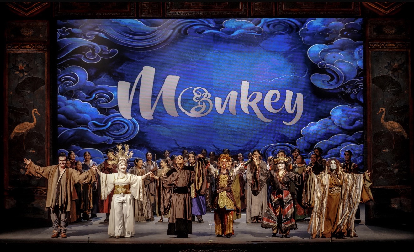 Lee más sobre el artículo Monkey” hace historia en Mazatlán con su estreno latinoamericano en el Teatro Ángela Peralta