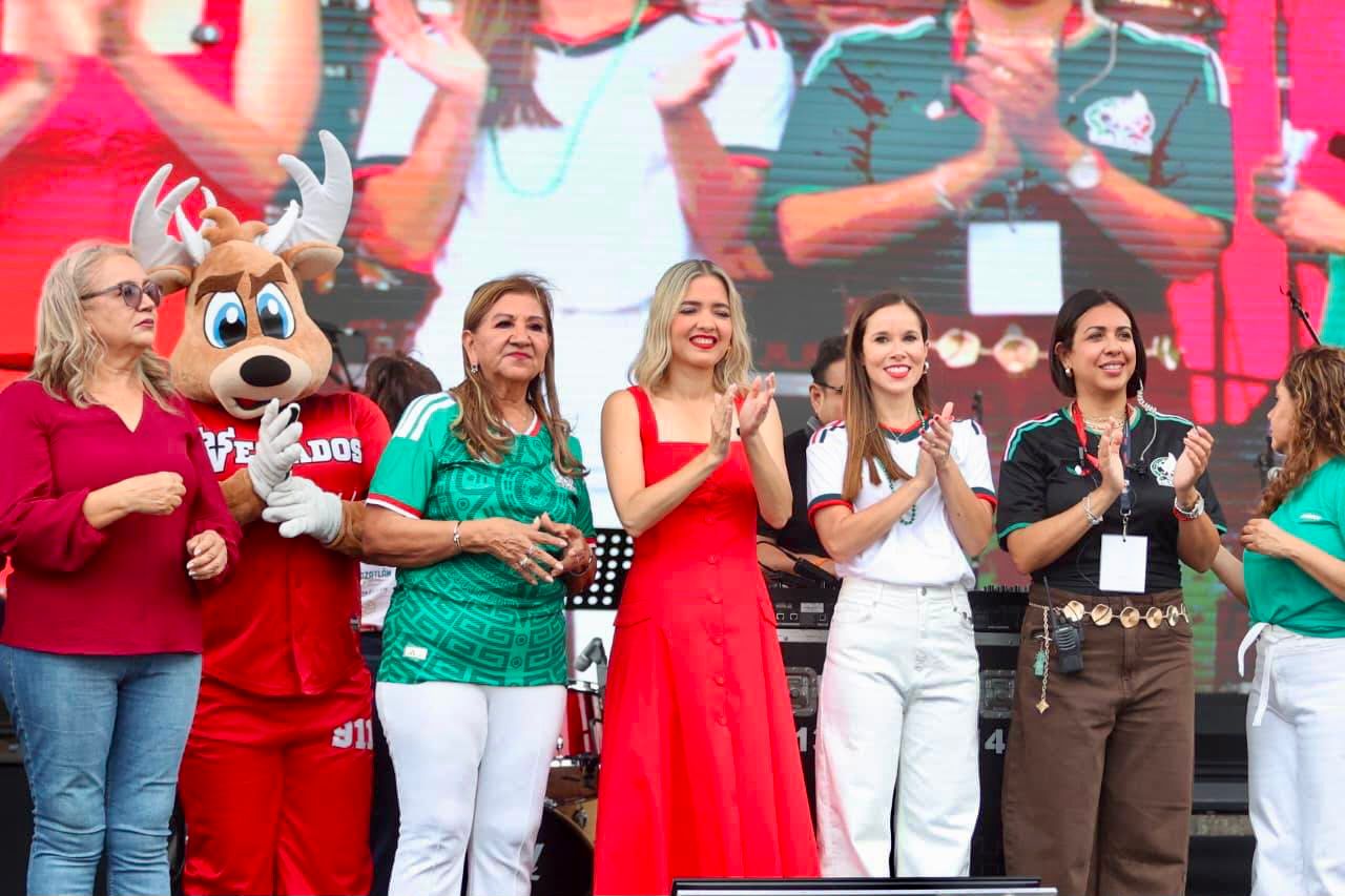 Asiste Estrella Palacios a la Inauguración de “Mazatlán, la Fiesta del Mundial”