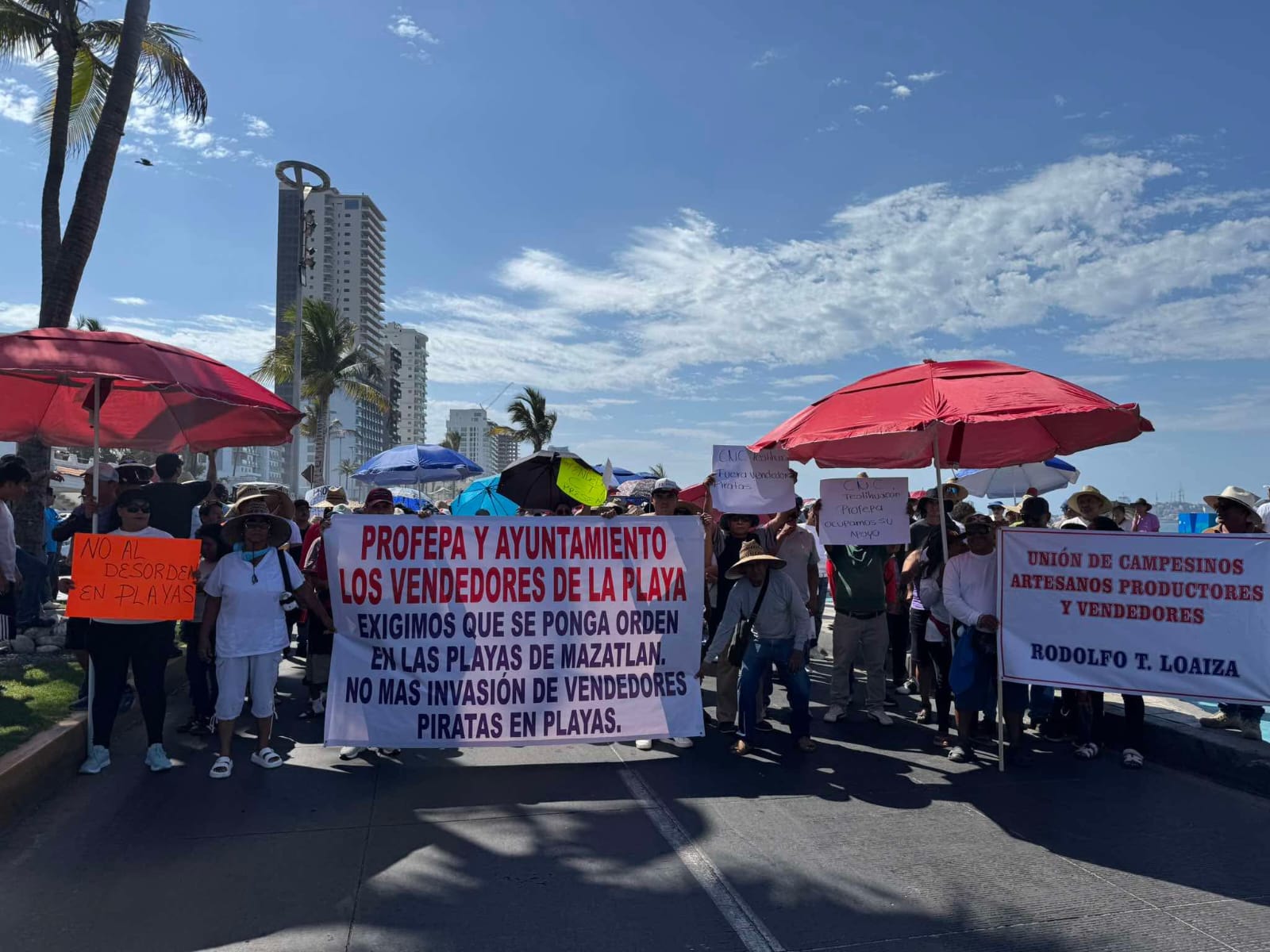 Lee más sobre el artículo Vendedores de Playa Manifiestan Inconformidad Ante Profepa y Ayuntamiento