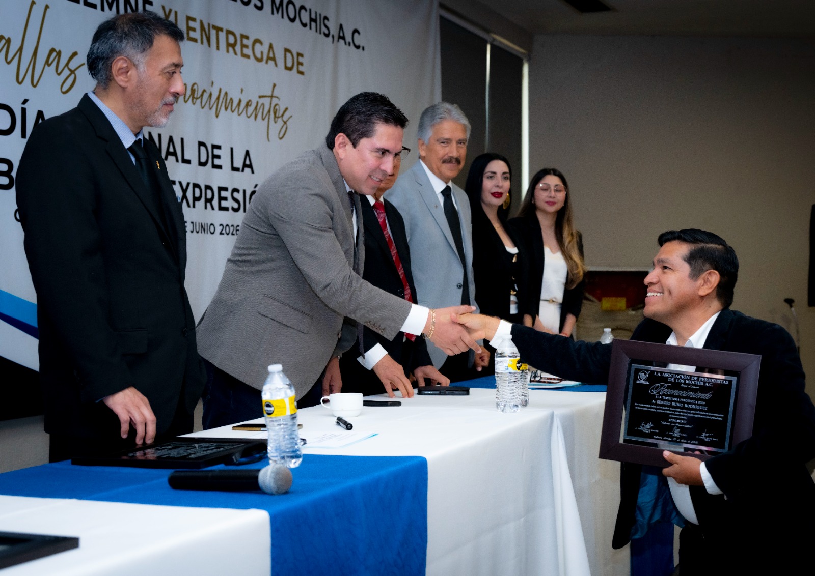 Reconocen a Sergio Rubio por su Trayectoria Periodística