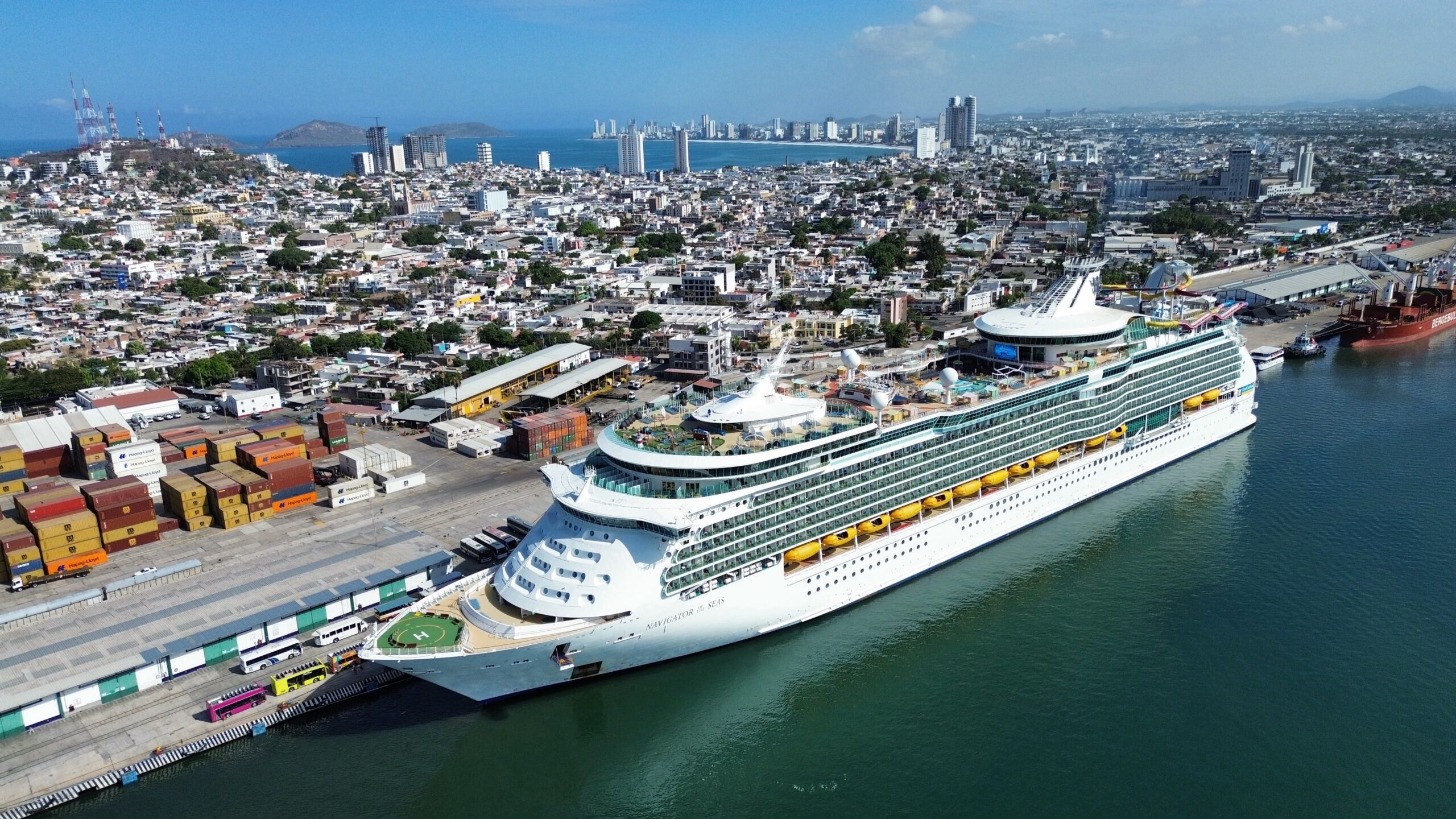 Llegó a Mazatlán el Primer Crucero de Julio, Trae más de 3 mil 800 turistas