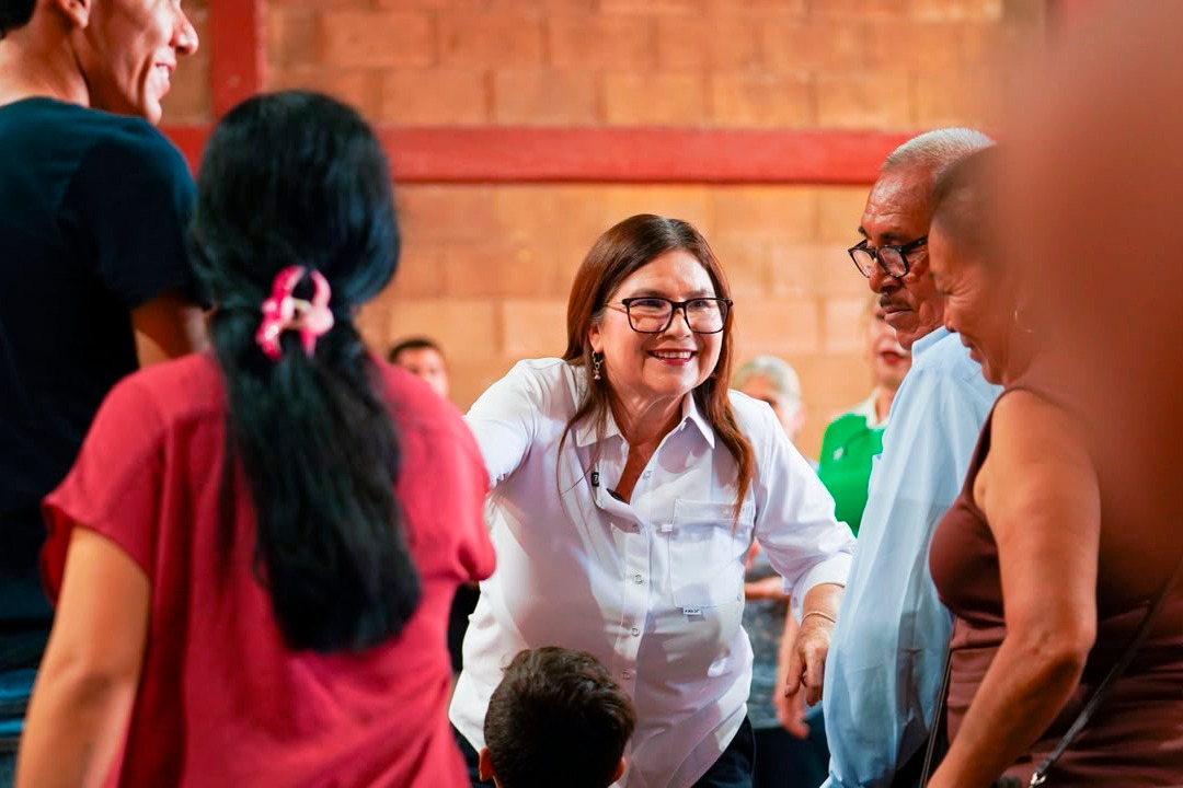 Recibe Imelda Castro el Respaldo de la gente en Choix