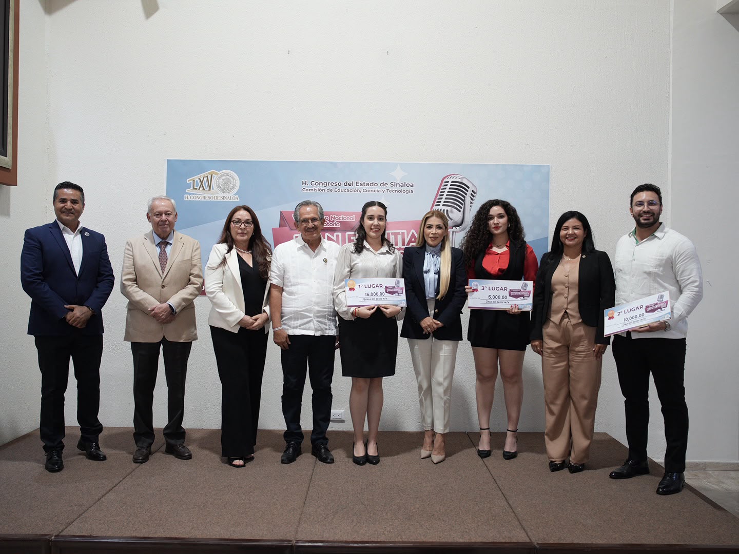 Rubí Guadalupe Osuna gana la etapa estatal del Concurso de Oratoria Juan Escutia