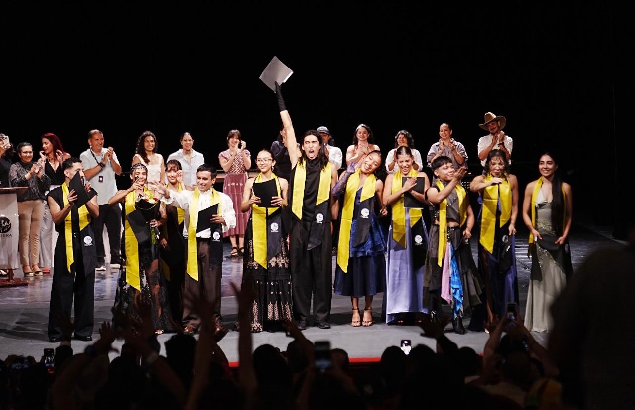 El vuelo de los «Nómadas»: Una noche histórica y de profunda emoción en la graduación de la Generación XXIV de la EPDM