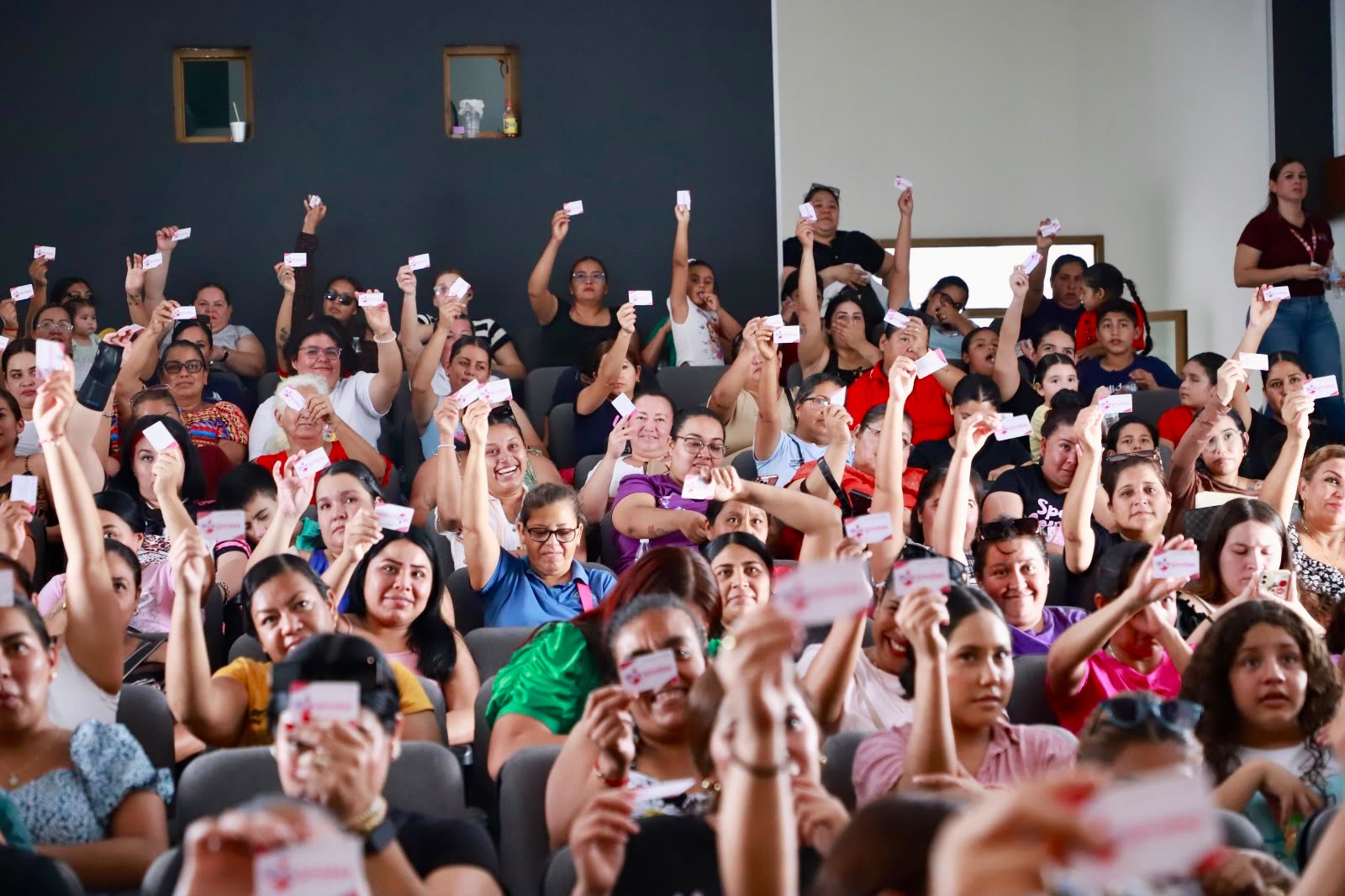 Entrega DIF Mazatlán apoyos del programa “UNIDAS” a 200 madres solteras