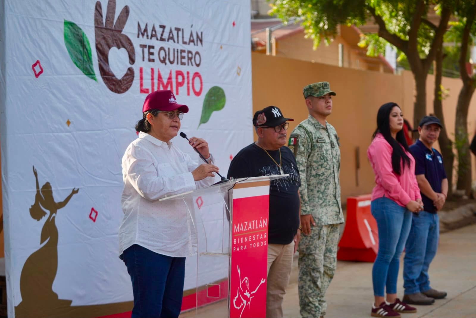 Minerva Osuna Zavala encabeza jornada de limpieza de “Mazatlán Te Quiero Limpio”