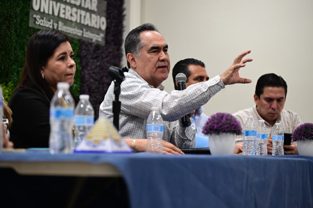 Encabeza Jesús Madueña reunión con directivos de la Zona Centro