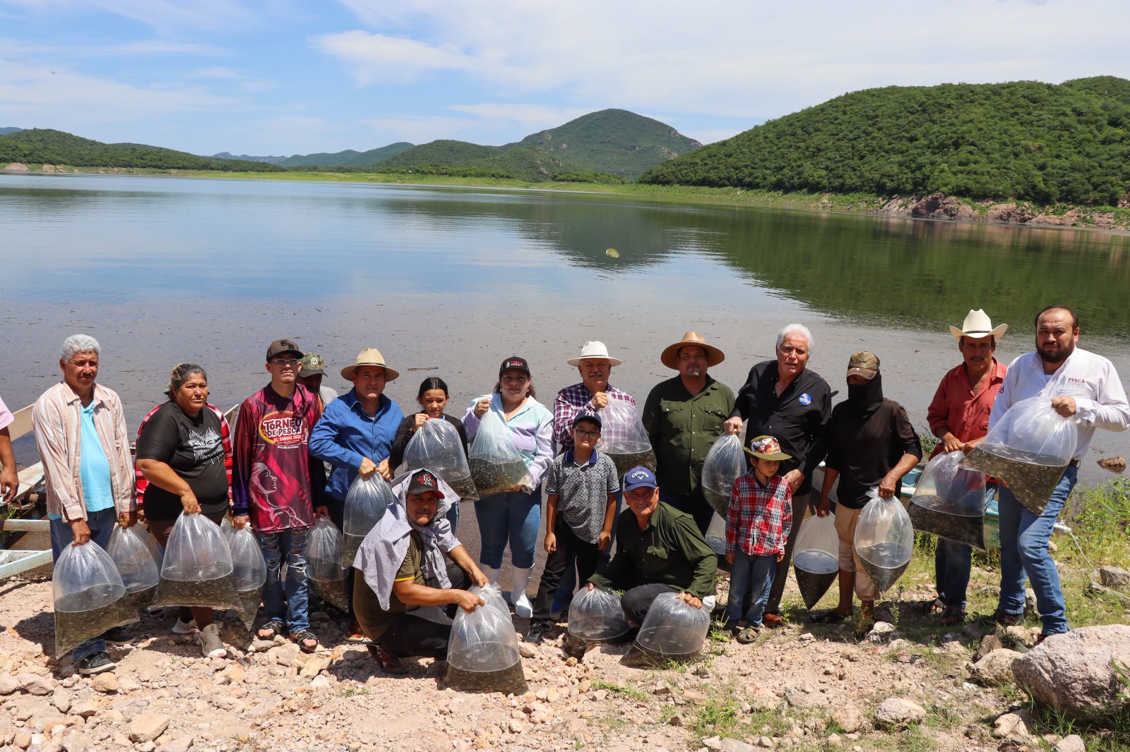 Siembran 1.5 millones de Alevines de Tilapia en la Presa El Sabinal