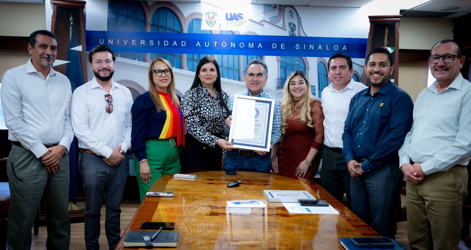 La UAS Recibió el certificado oficial del Récord Guinness
