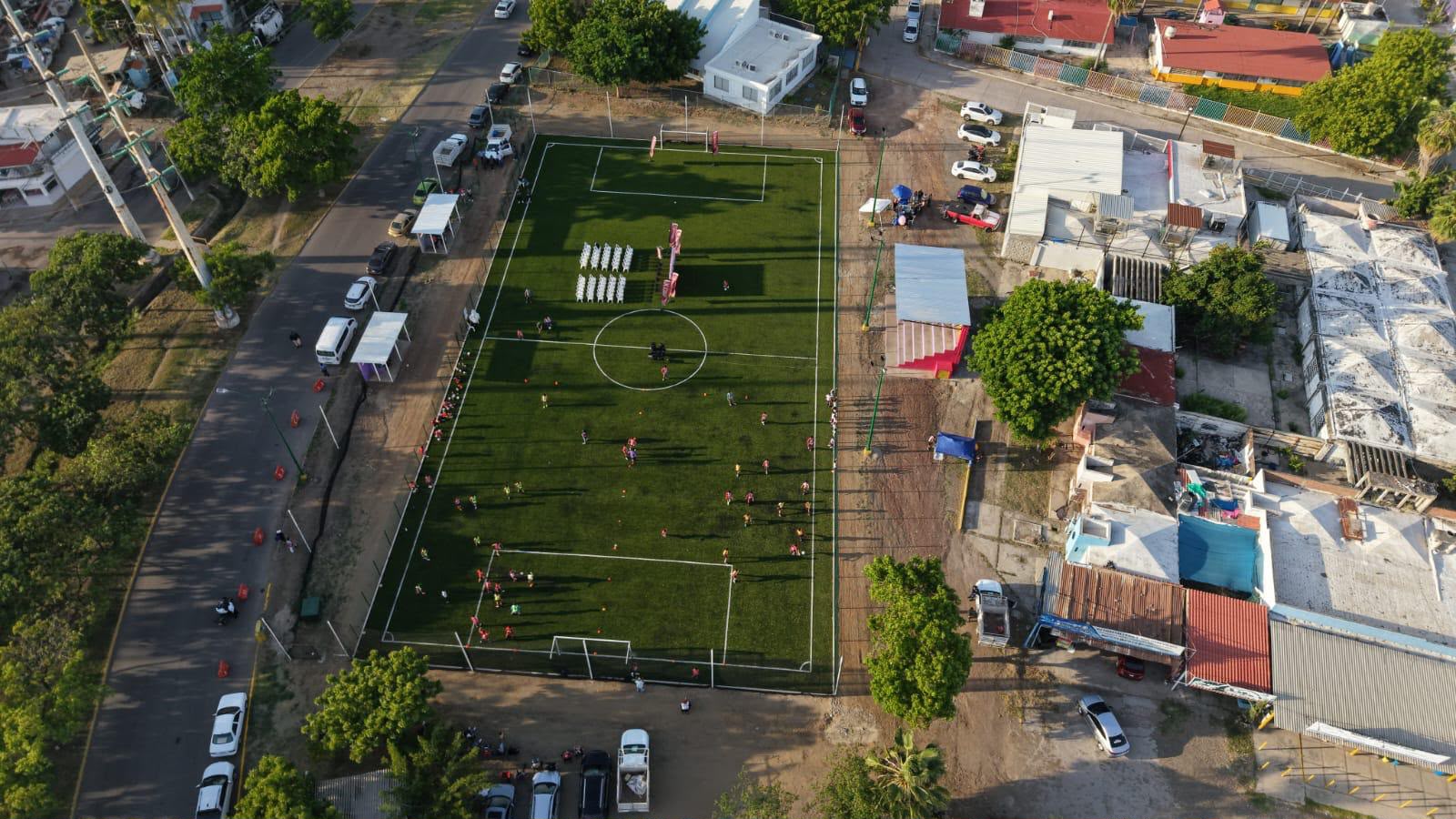 Entrega Estrella Palacios Renovada Cancha El Delfín en Infonavit Playas