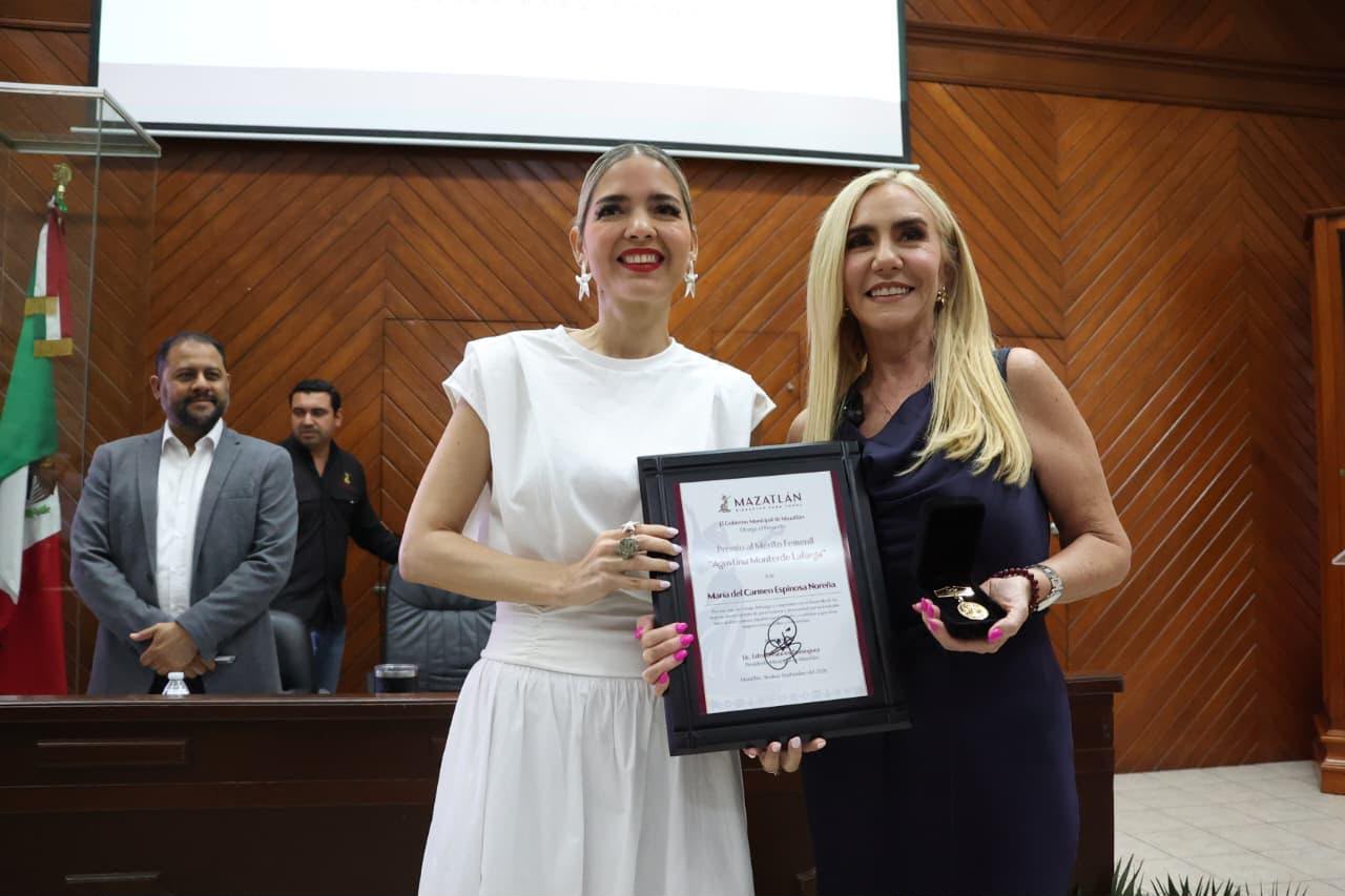 Lee más sobre el artículo Cabildo Mazatleco Reconoce a María del Carmen Espinosa Noreña