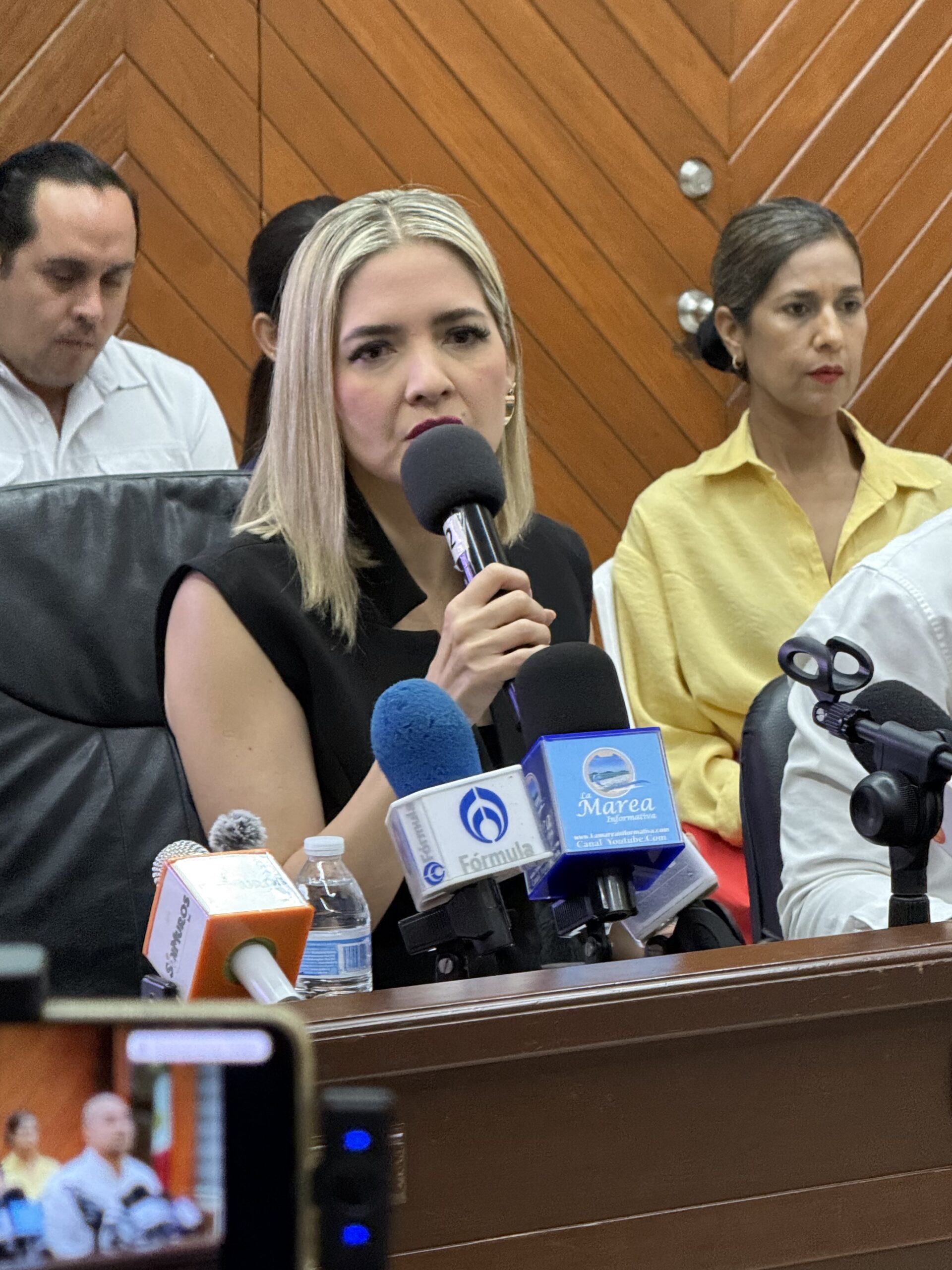 Regresa Estrella Palacios al Ayuntamiento y analiza cambios en su gabinete