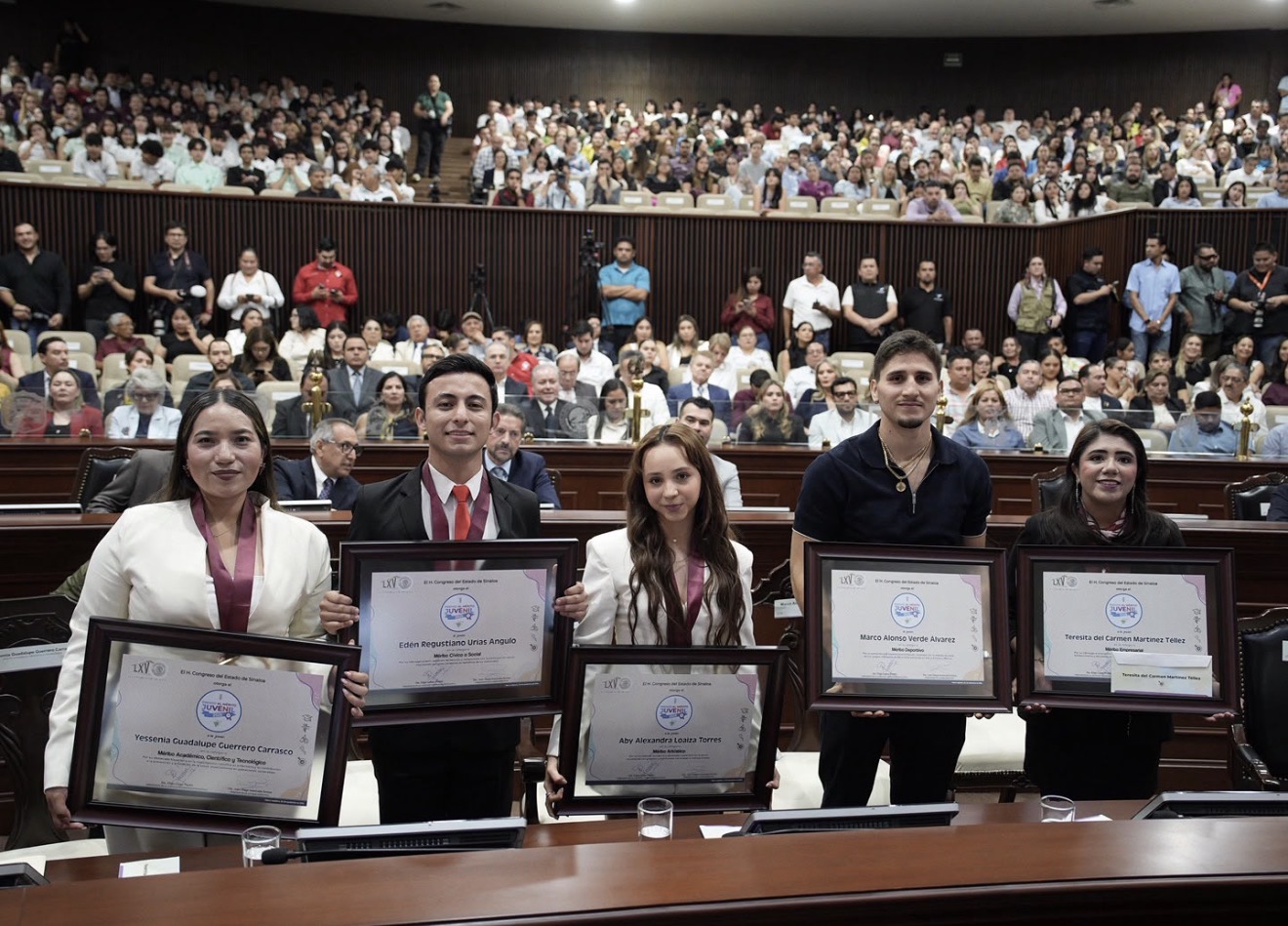 Lee más sobre el artículo Entrega Congreso de Sinaloa Premio al Mérito Juvenil 2026