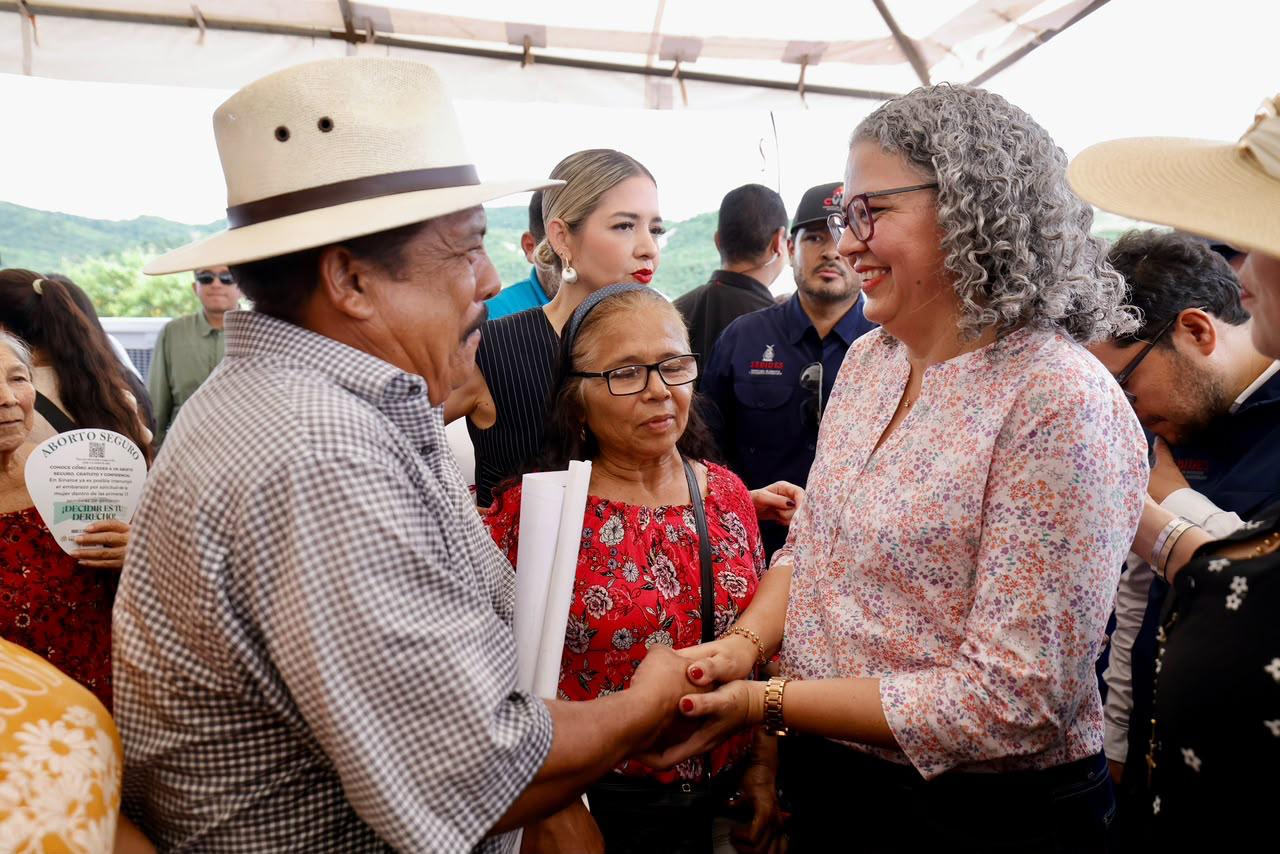 Lee más sobre el artículo La Gobernadora Graciela Domínguez Entrego Hoy 60 Lotes a Familias Desplazadas