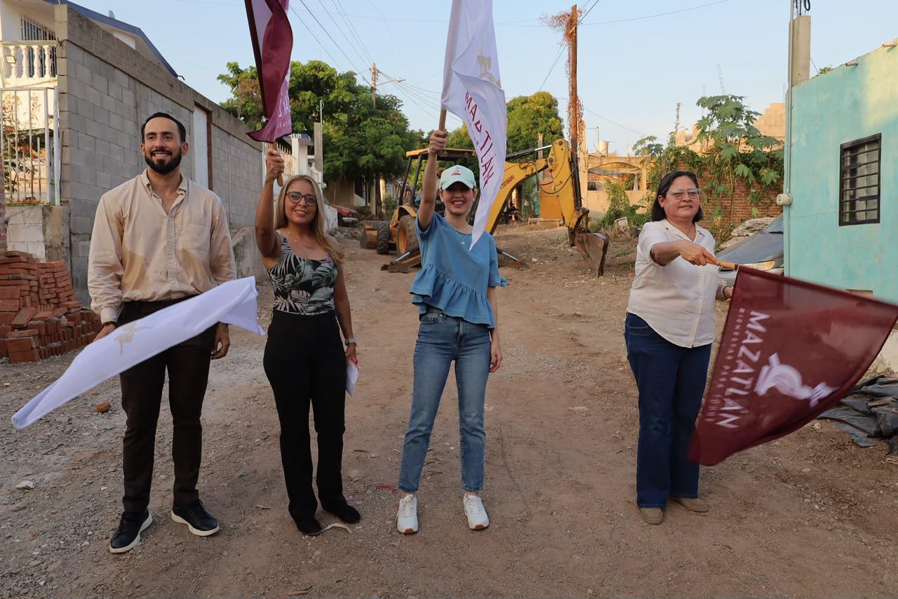 Pavimentarán la Calle De las Rosas en la Flores Magón