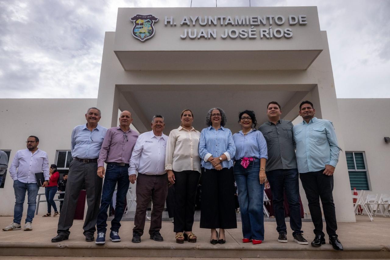 Recorrió Graciela Domínguez instalaciones del Ayuntamiento de Juan José Ríos