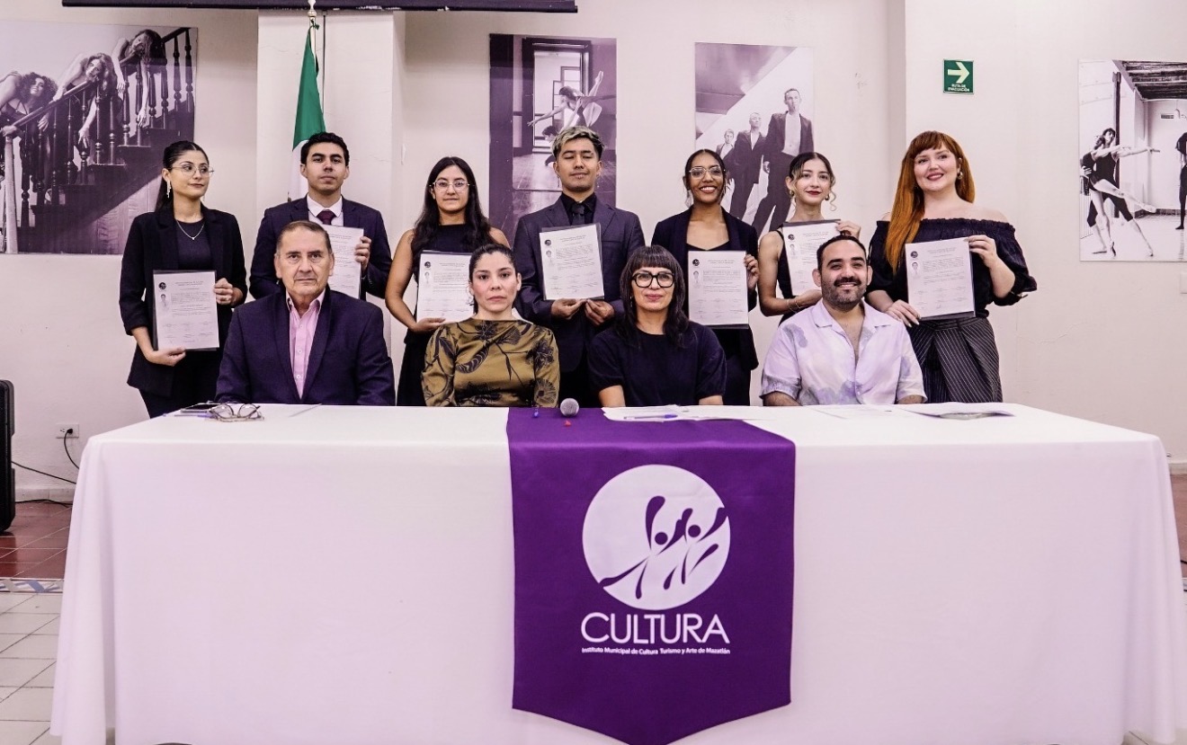 En un hecho histórico celebran examen profesional y toman protesta a egresados del CMA graduados por Excelencia Académica