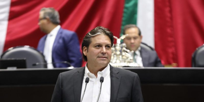 «Ningún Niño Deberia Crecer sin una Familia»: Mario Zamora