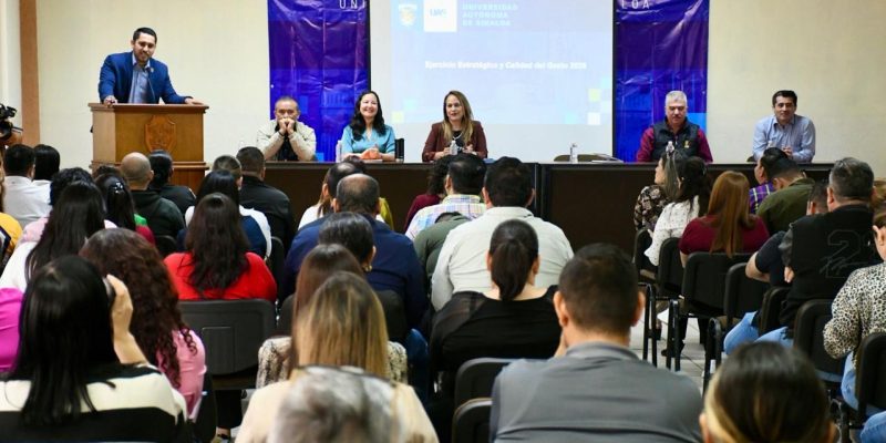 Meten a la Escuela a Directores de la UAS a Aprendan a Ahorrar y Hace más con menos