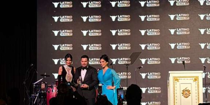 Premian en Estados Unidos al Mazatleco Juan José Arellano Hernández