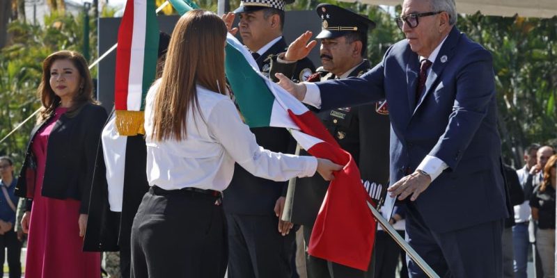 Encabeza Gobernador Rocha Moya la Conmemoración del Día de la Bandera