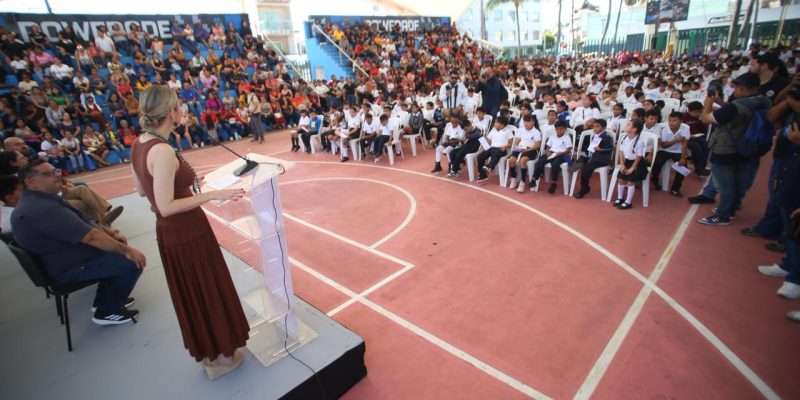 800 Niños y Niñas Recibieron su Beca PROBEC